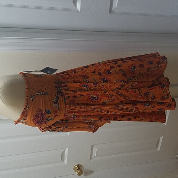New Orange Strapless Dress - Picture 4 of 10